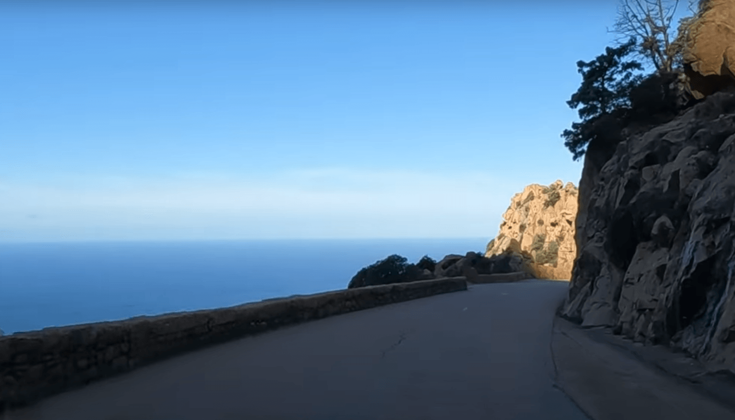 Découvrez la Corse à Moto